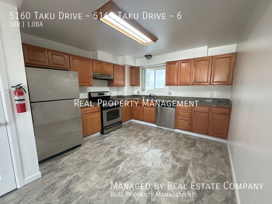 5160 Taku Dr in Anchorage, AK - Building Photo