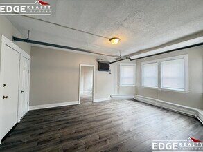 1709 Commonwealth Ave, Unit 3 in Boston, MA - Foto de edificio - Building Photo