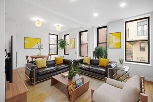 4 Charlesgate E, Unit 201 in Boston, MA - Building Photo