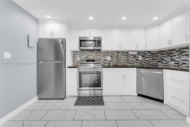 4540 NW 79th Ave, Unit 1A in Doral, FL - Building Photo - Building Photo