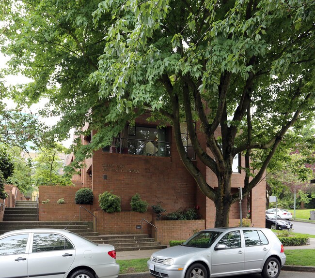 Willow Court in Vancouver, BC - Building Photo - Building Photo