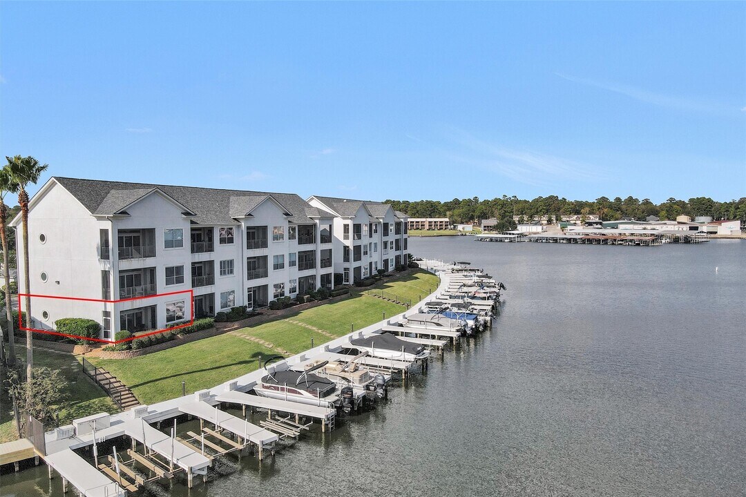 168 Lake Point Blvd in Montgomery, TX - Building Photo