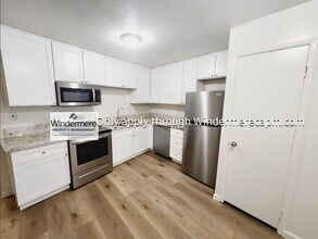 1359 Gary Way in Carmichael, CA - Building Photo - Building Photo