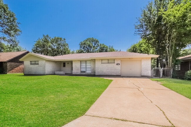 1607 17th Ave N in Texas City, TX - Building Photo - Building Photo