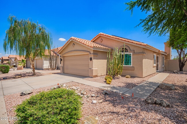 property at 2015 E Glenhaven Dr