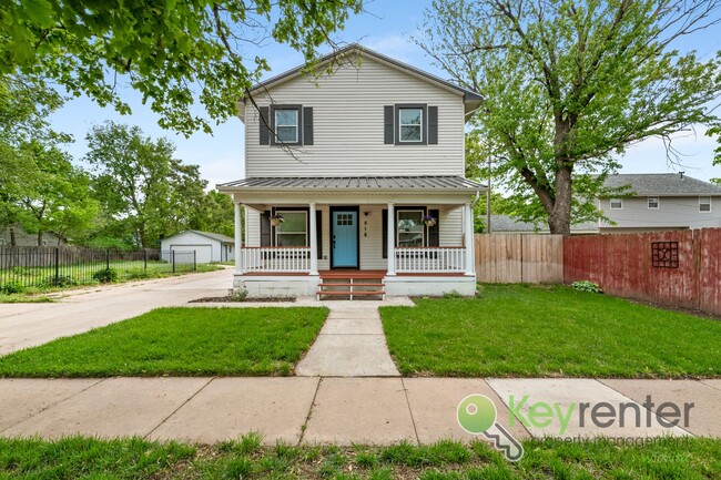 property at 518 S Walnut St