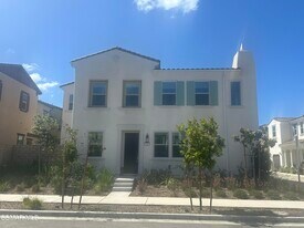 680 Edward Scholle Dr in Camarillo, CA - Building Photo