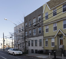 212 Freeman St in Brooklyn, NY - Building Photo
