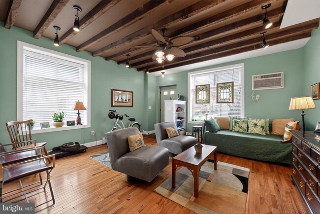 property at 2100 E Dauphin St