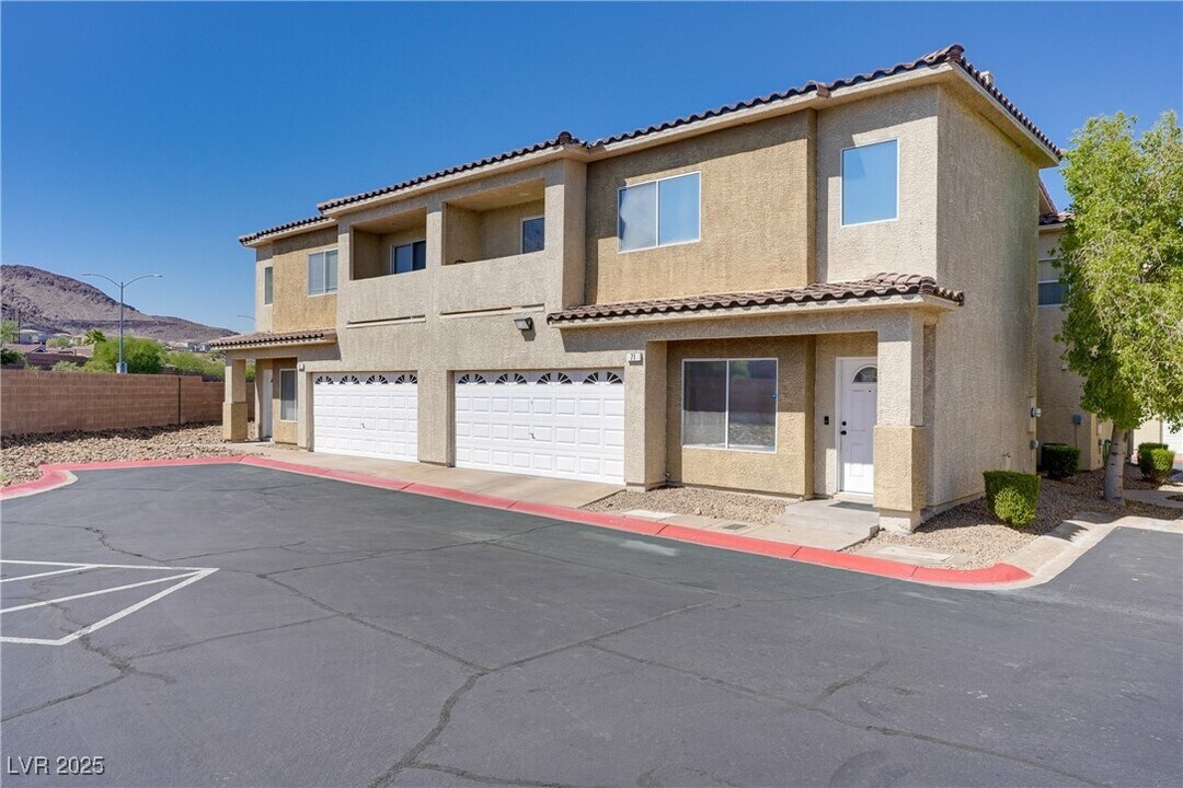 75 Eagle Scout Way in Henderson, NV - Building Photo