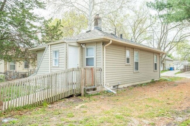 property at 308 E Hillside Ave
