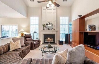 932 Wendlebury Ct in Alpharetta, GA - Building Photo - Building Photo