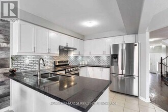 120 Bushmill Cir in Brampton, ON - Building Photo - Building Photo