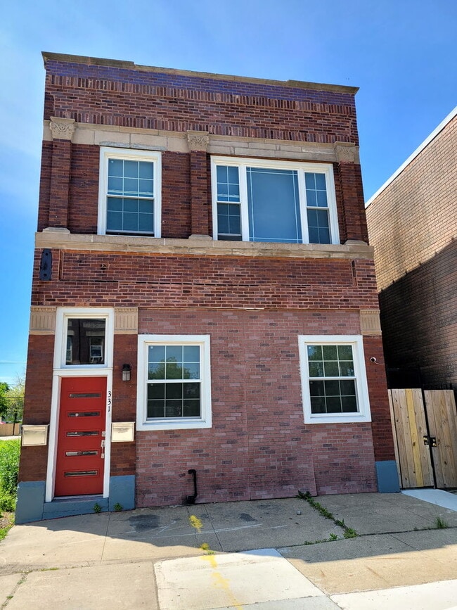 property at 331 E Kensington Ave
