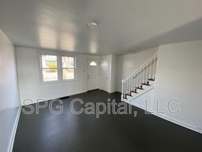 2529 Derry St in Harrisburg, PA - Foto de edificio - Building Photo