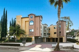 6755 Mission Gorge Rd in San Diego, CA - Building Photo - Building Photo
