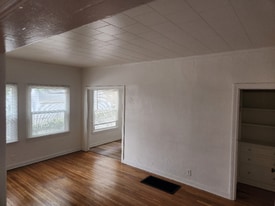 2025 Cheremoya Ave in Los Angeles, CA - Building Photo