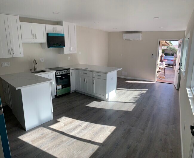 12134 Pastoral Rd in San Diego, CA - Building Photo
