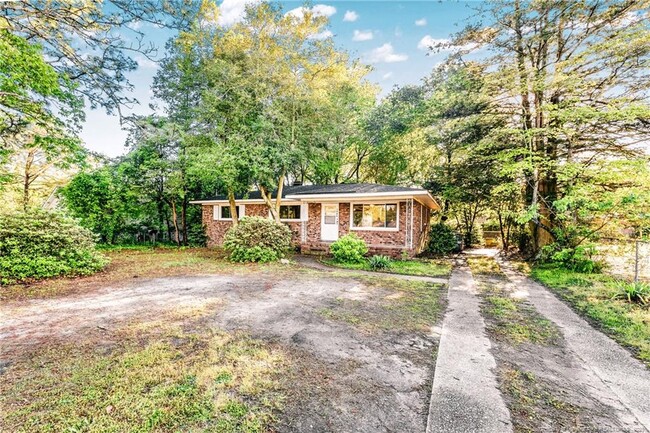 1906 Poplar Dr in Fayetteville, NC - Building Photo - Building Photo
