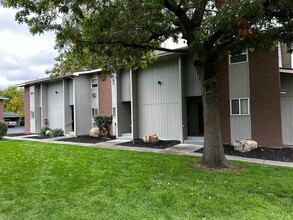 Standard Street Oasis Apartments in Spokane, WA - Building Photo - Building Photo