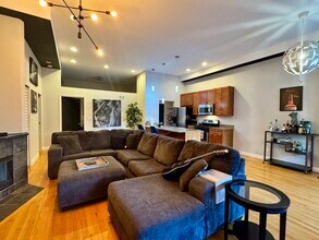 1502 W Ohio St in Chicago, IL - Building Photo - Building Photo