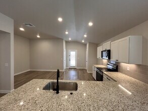 2308 133rd St in Lubbock, TX - Foto de edificio - Building Photo