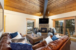 500-504 4 O'Clock Rd in Breckenridge, CO - Building Photo