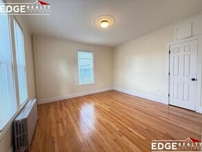 22 Eastburn St in Boston, MA - Foto de edificio - Building Photo