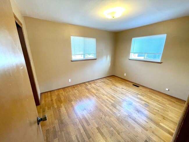 1116 N Skyline Dr in Tacoma, WA - Building Photo - Building Photo