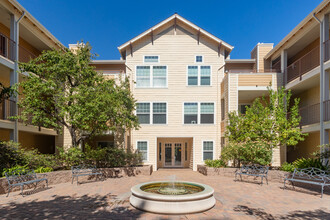 Encinal Place in Sunnyvale, CA - Building Photo - Building Photo