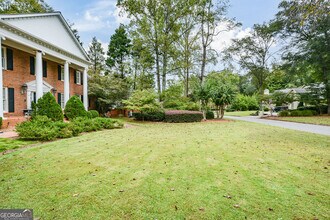 1640 Lazy River Ln in Atlanta, GA - Building Photo - Building Photo