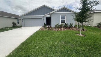 303 Artemis in Lake Wales, FL - Building Photo