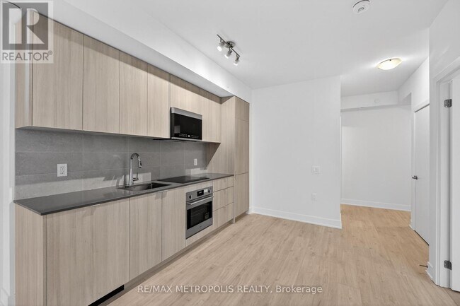 2088 James St in Burlington, ON - Building Photo - Building Photo