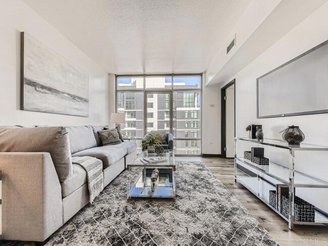 property at 425 W Beech St