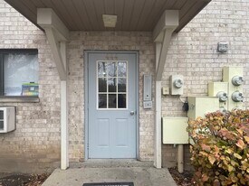 444 Osage Ln in Palatine, IL - Building Photo