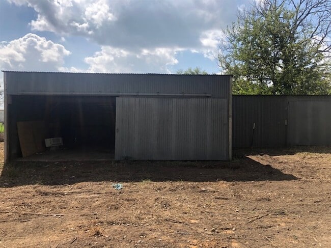 property at 10910 TX-36