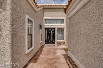 2644 White Pine Dr in Henderson, NV - Building Photo - Building Photo