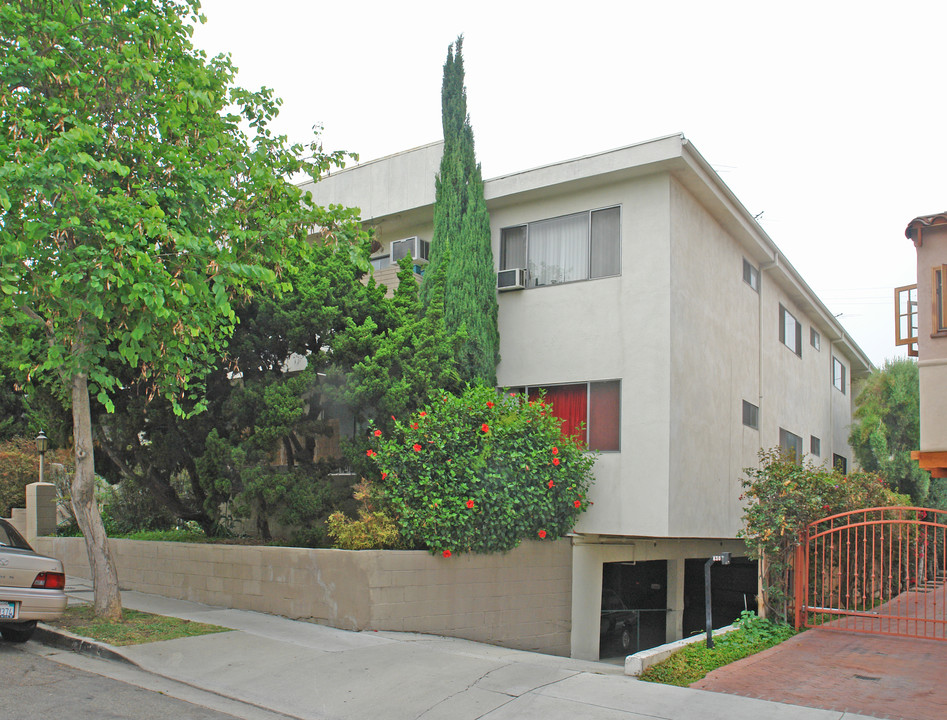 836 Westbourne Dr in West Hollywood, CA - Building Photo