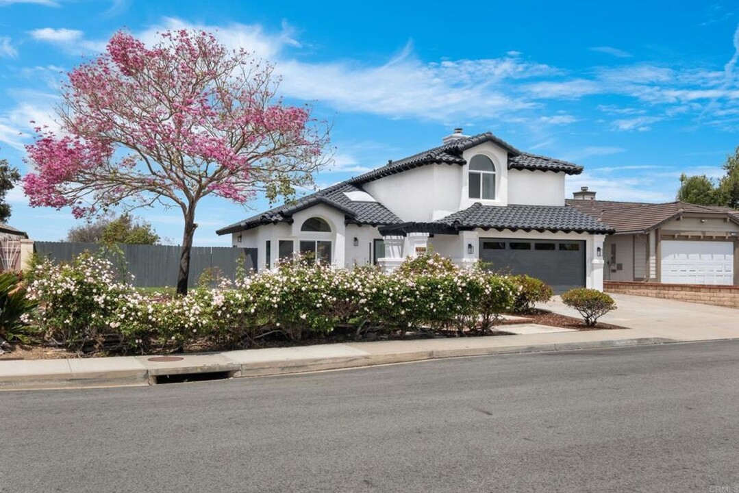5248 Sandalwood Pl in Oceanside, CA - Building Photo