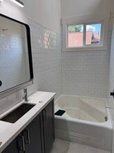 2112 Sunset Dr W in University Place, WA - Building Photo - Building Photo