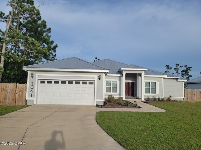 1041 Plantation Dr