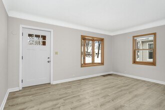 3744 Perry Ave N in Minneapolis, MN - Building Photo - Building Photo