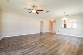 194 Compass Rose Dr in Groveland, FL - Building Photo - Building Photo