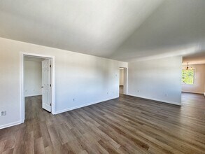 4 Girard St in Norwalk, CT - Building Photo - Building Photo