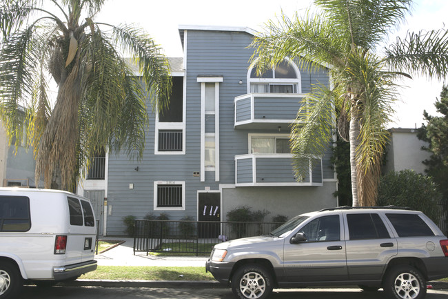 Sixteenth Street Apartments in Long Beach, CA - Building Photo - Building Photo