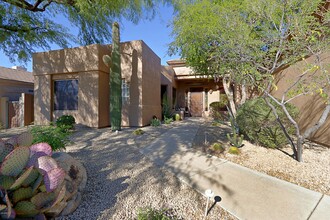 6894 E Thirsty Cactus Ln in Scottsdale, AZ - Building Photo - Building Photo