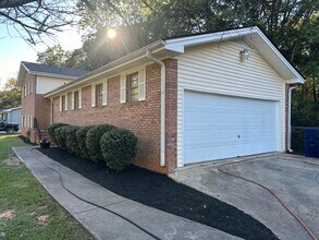 3241 Bomar Rd in Douglasville, GA - Building Photo - Building Photo