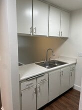 La Villa Mesa in San Pedro, CA - Building Photo - Building Photo
