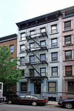 229 W 15th St in New York, NY - Building Photo - Building Photo