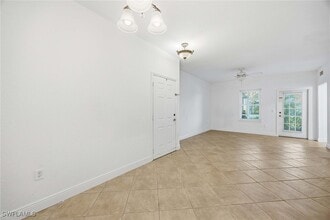 23580 Walden Center Dr in Bonita Springs, FL - Building Photo - Building Photo